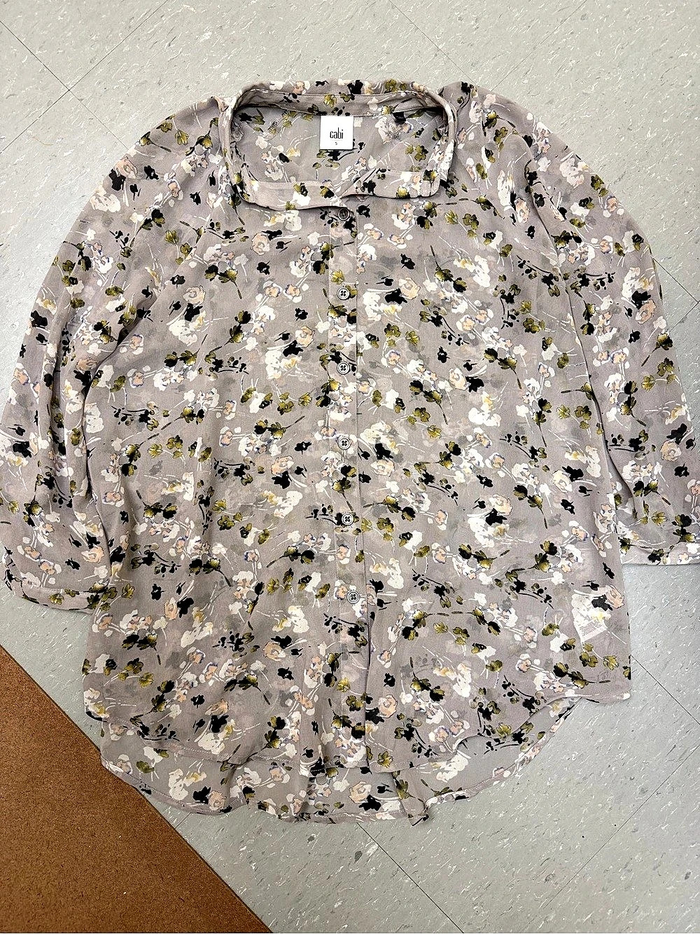 Cabi Matinee Blouse Floral Gray & White Size Small